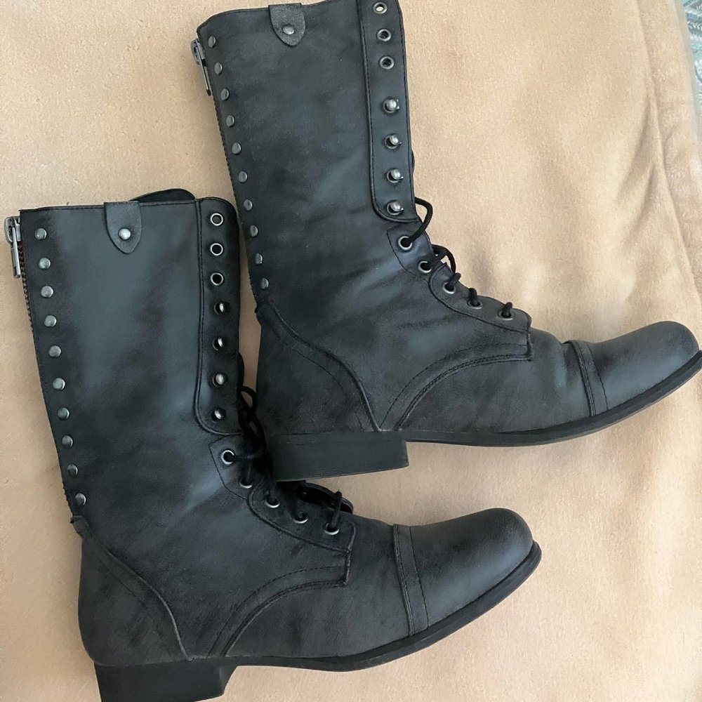 Steve Madden gray boots size 10